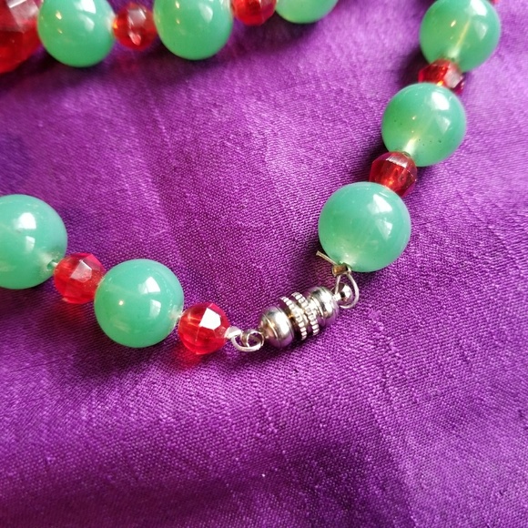 Red Green bead necklace red and green xmas - Picture 7 of 7